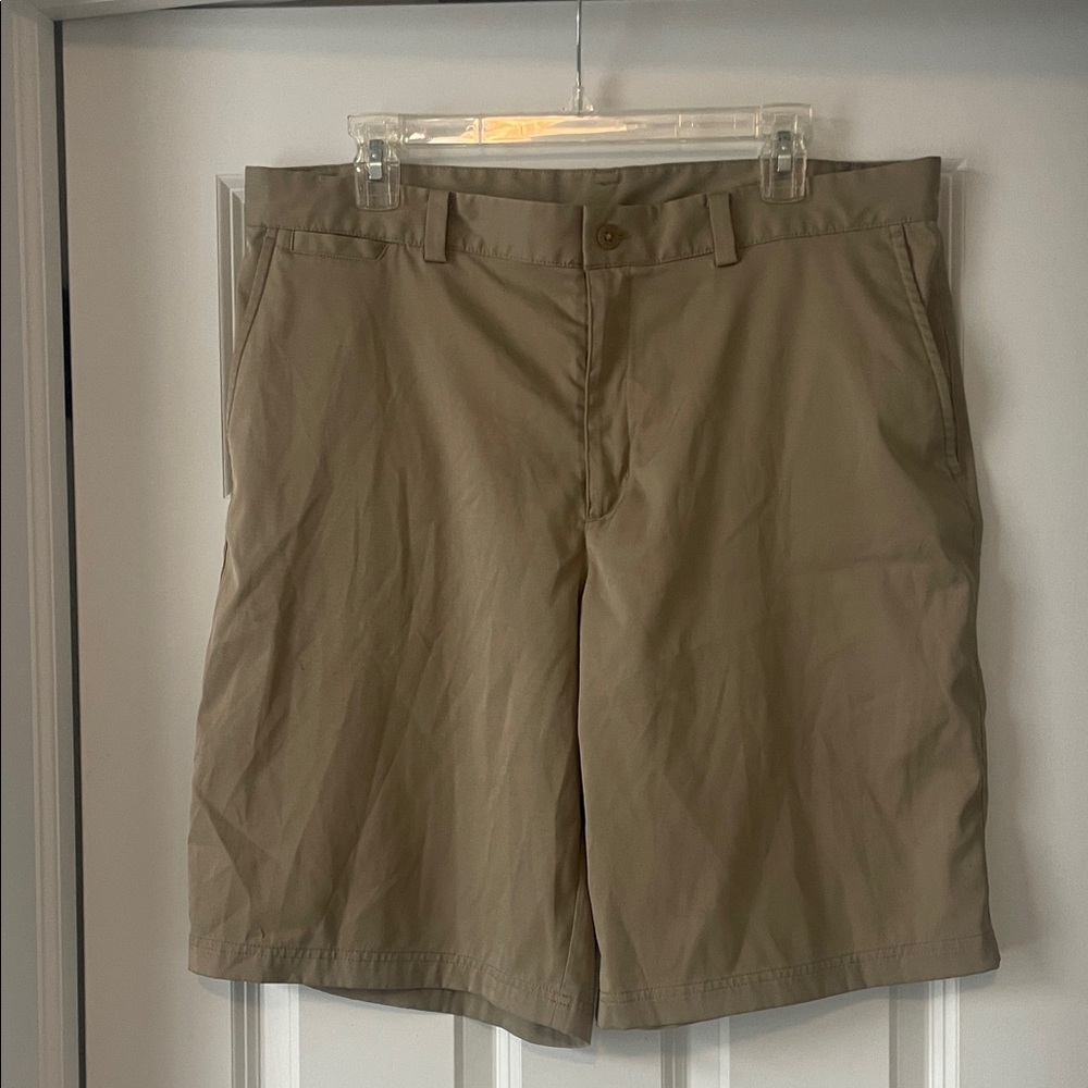 Nike dri-fit Men's Khaki Flat Front Shorts